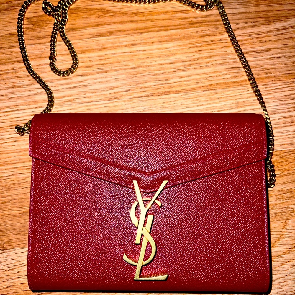 YSL Cassandra Chain Wallet in Grain De Poudre Embossed Leather (Rouge Opyum)